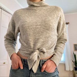 NWOT Aritzia Wilfred Turtleneck Sweater with Bow